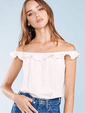 NWT Reformation Scarlett Top in white, size XS